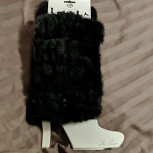 Erica Giuliani fur covers for your legs